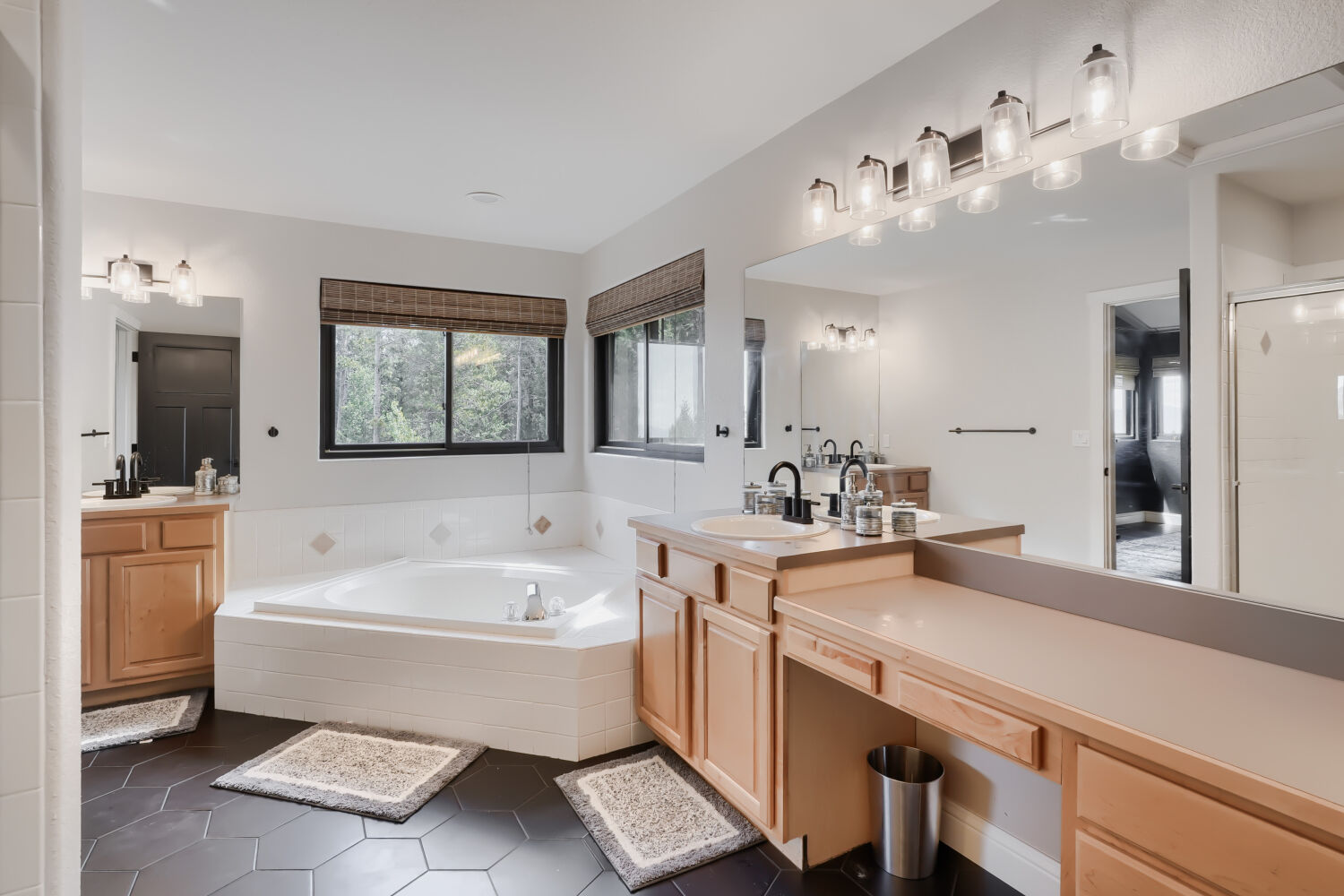 Primary bath with soaking tub