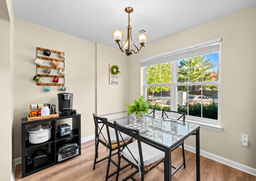 Eat-in Sunroom