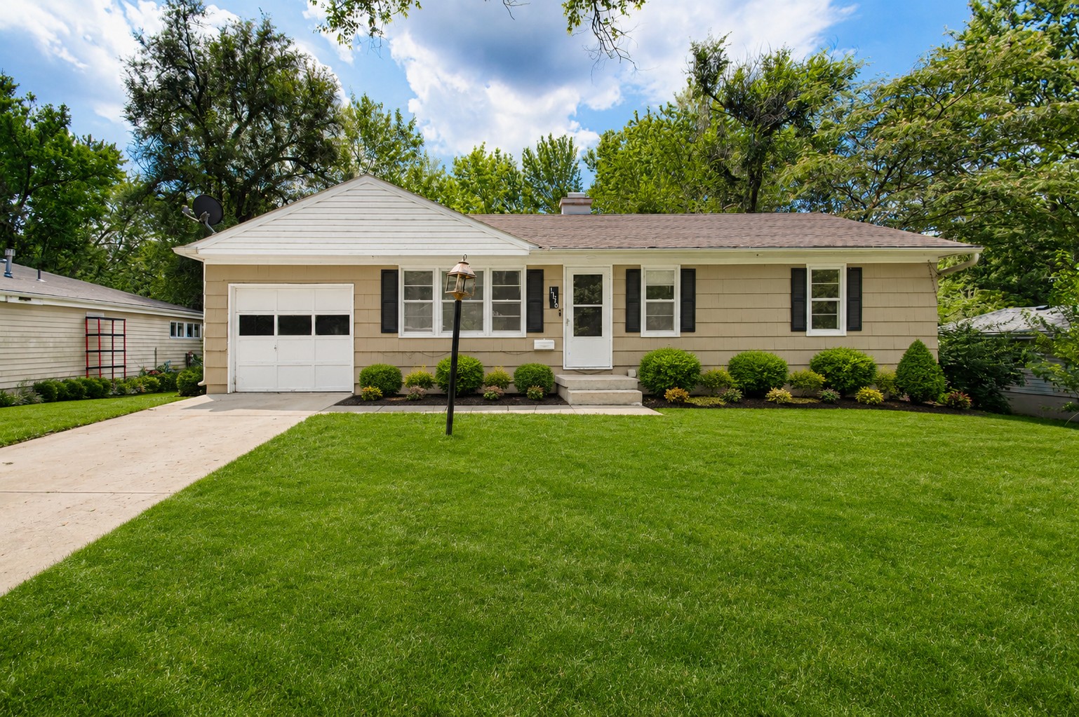 11210 Donnelly exterior
